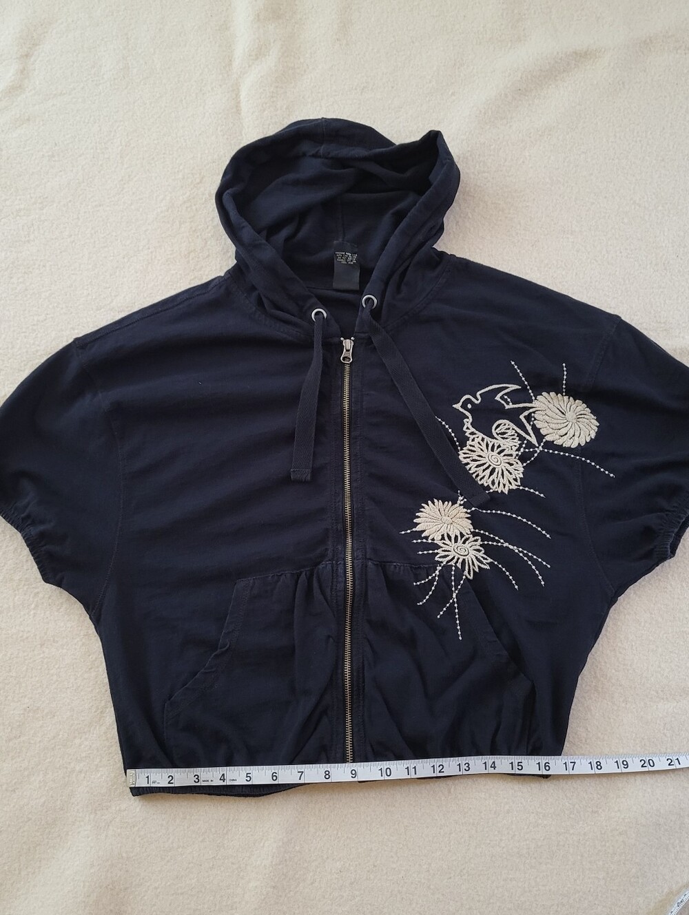 Lucky Brand Short Sleeve Cropped Hoodie Women's Size L Black Bird Embroidery Y2K - Picture 6 of 11